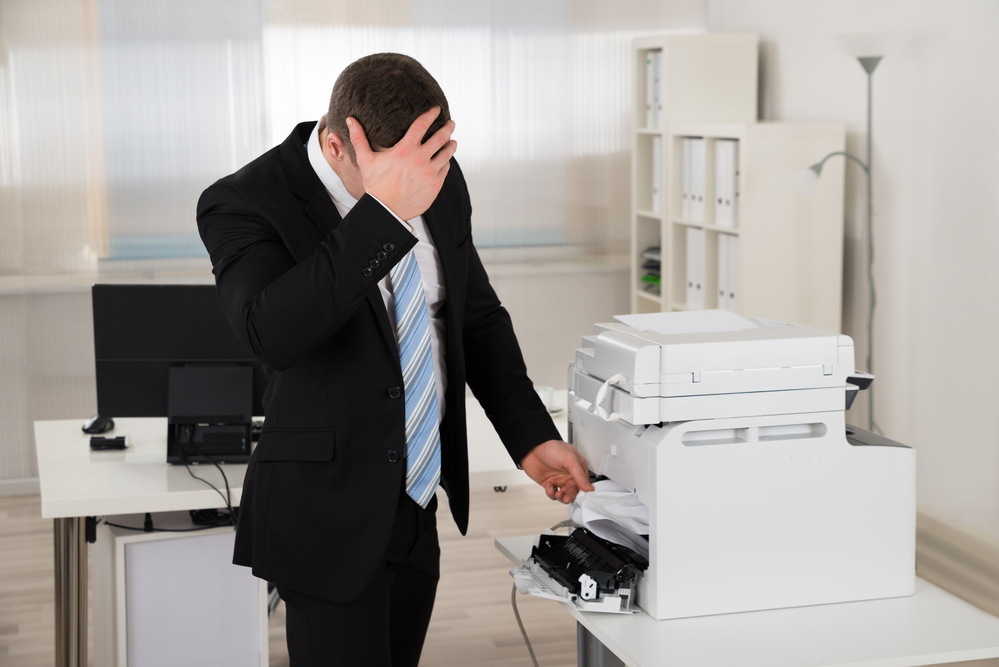 Cách nạp giấy vào máy photocopy cũng ảnh hưởng đến chất lượng của bản in