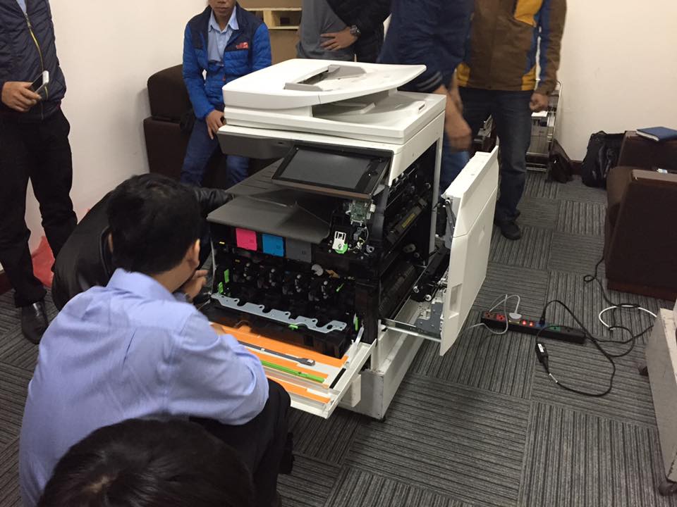 Nam Long luôn kiểm tra máy photocopy trước khi bàn giao cho khách hàng