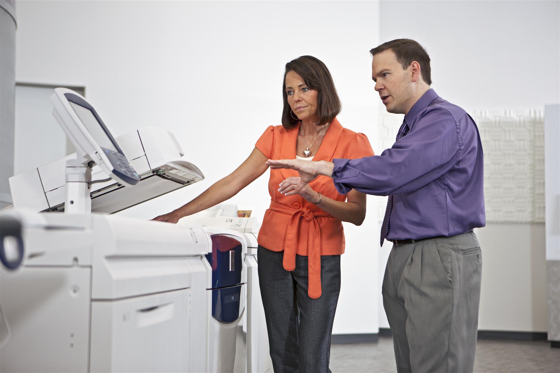 Nên tìm dịch vụ cho thuê máy photocopy màu uy tín để đảm bảo các quyền lợi của mình