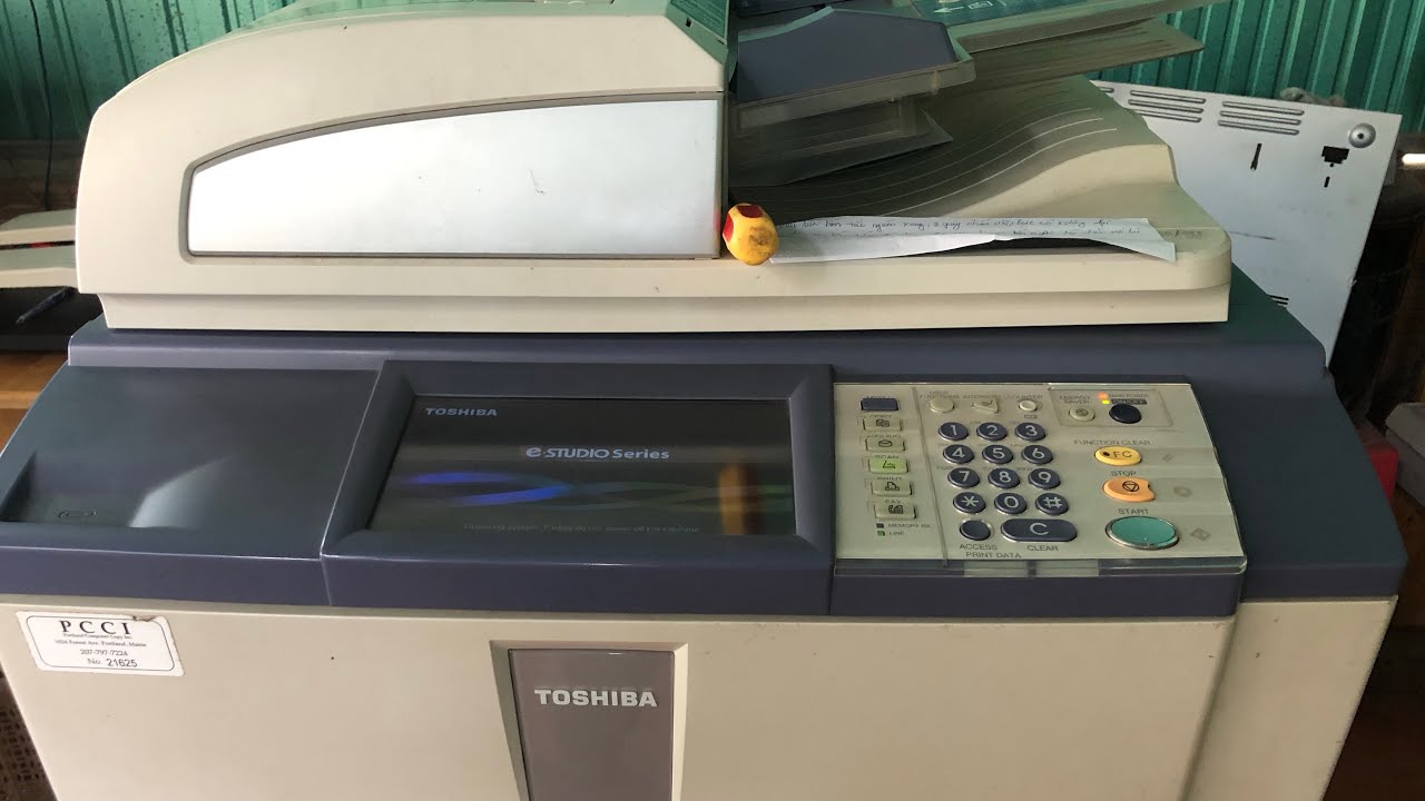 Bạn cần khởi động máy photocopy Toshiba E656 thì mới sử dụng các tính năng khác