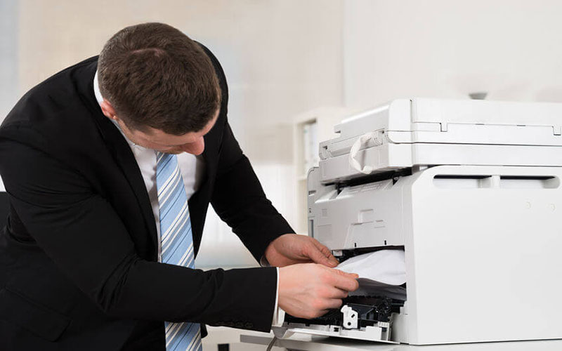 Có rất nhiều nguyên nhân khiến máy photocopy bị kẹt giấy in