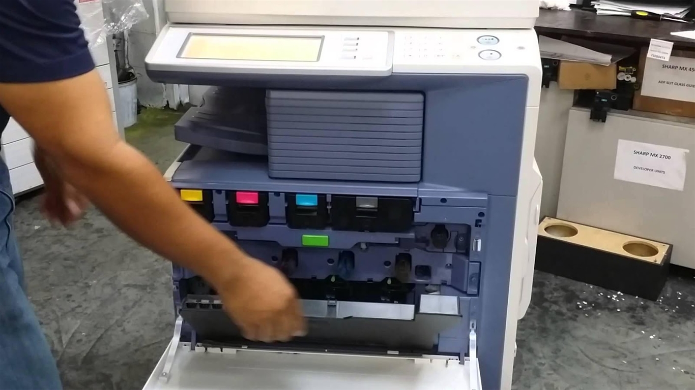 Thực hiện bảo dưỡng máy photocopy Toshiba định kỳ