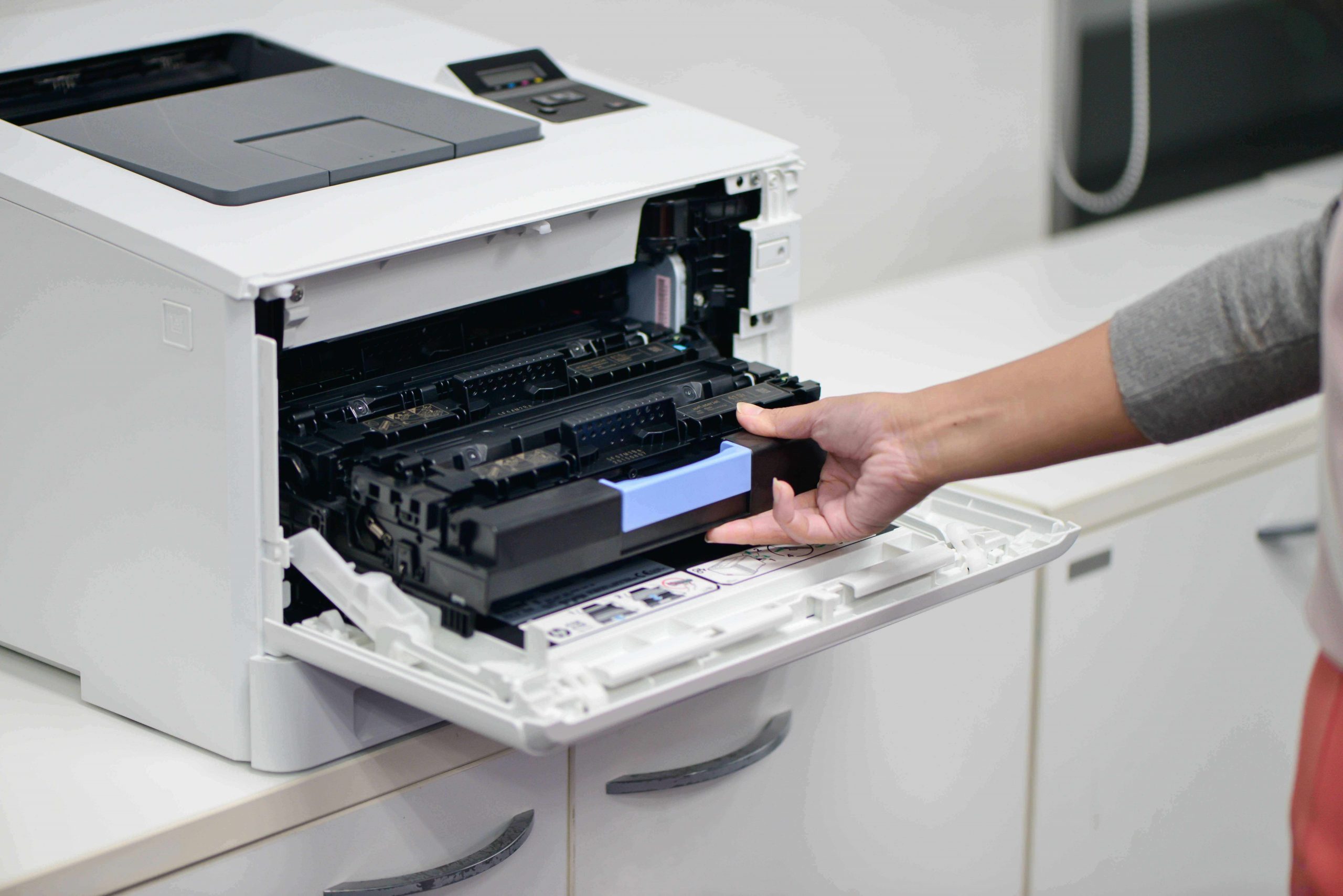 Kiểm tra chất lượng của máy photocopy giá rẻ